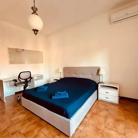 Modern Two-room Near M4 And Linate 아파트 밀라노